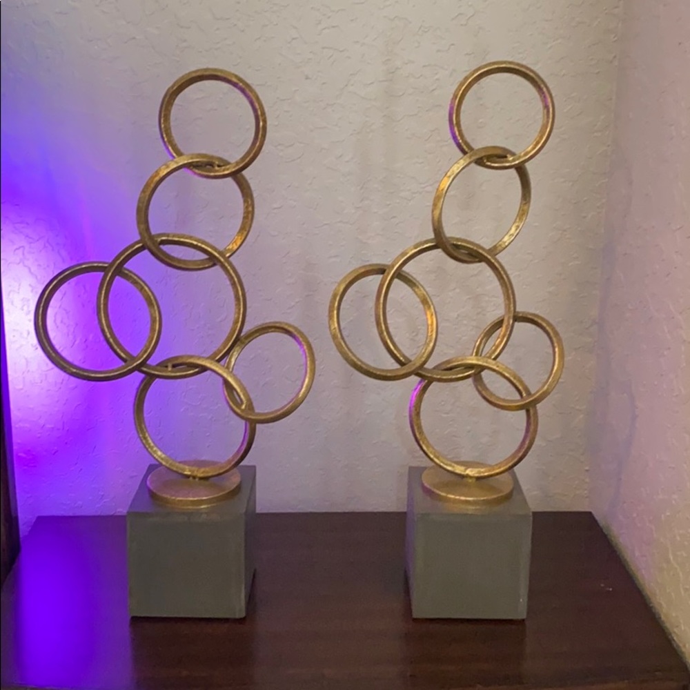 Gold circle centerpiece